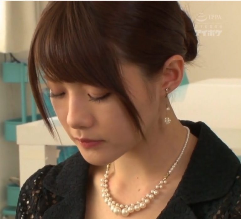 Vợ Trẻ Hoàn Toàn Sa Ngã Vì Khoái Lạc Với Bố Chồng