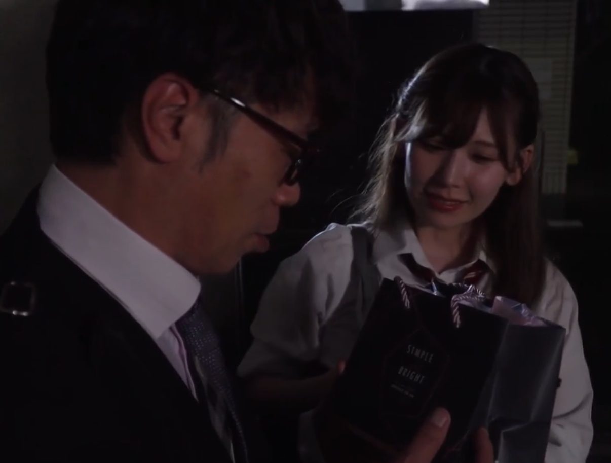 The Disgraced Teacher: Secretly Meeting Young Students at a Love Hotel After School, Falling into Forbidden Desires