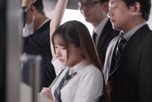 Nữ Sinh Thuần Khiết Sa Ngã Vì Thuốc Kích Dục Trên Tàu Điện