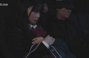 Ngón Tay Dâm Ôn Trong Rạp Phim Làm Em Không Kìm Được, Nước Tuôn Trào Và Sa Ngã Hoàn Toàn