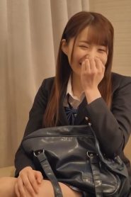 Gái Hiện Đại Gặp Ông Chú Trên Mạng, Bí Mật Hẹn Hò Trong Đồng Phục